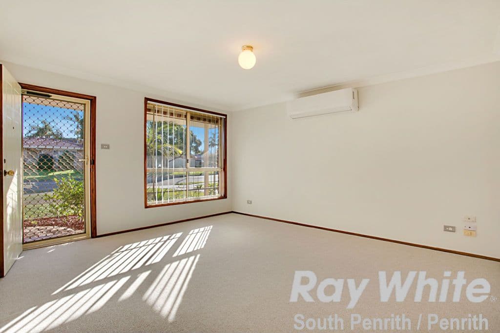 102 Sunflower Drive, Claremont Meadows - Thumbnail 2