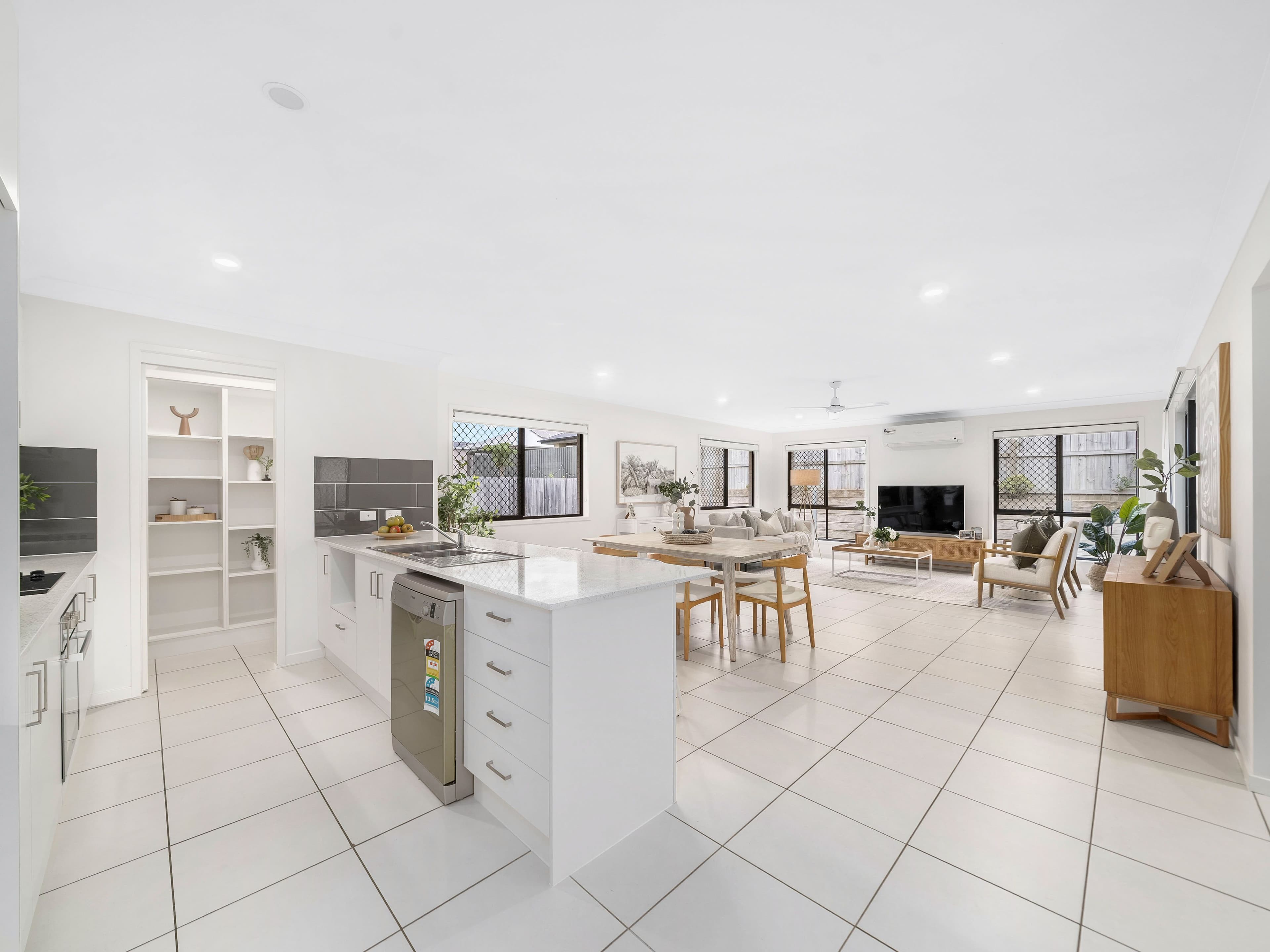 18 Carson Circuit, Mango Hill QLD 4509, Mango Hill - Thumbnail 3