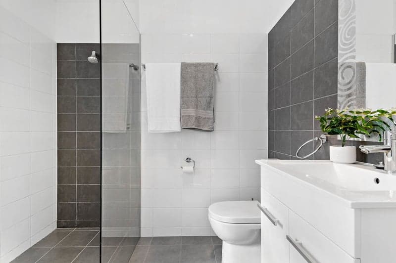 53 Seabreeze Road, Manly West - Thumbnail 2