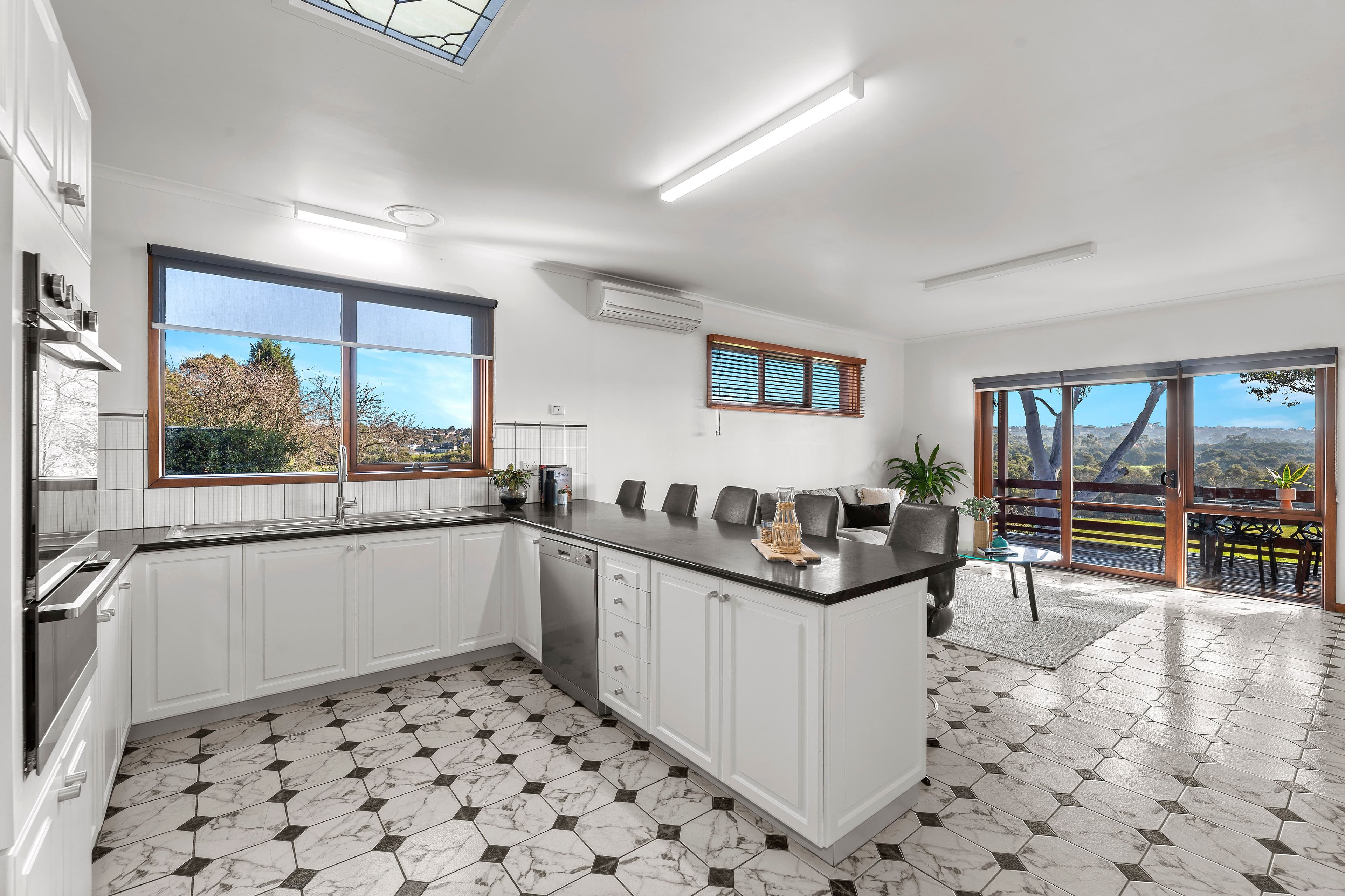 16 Van Haaster Court, Rowville VIC 3178, Rowville - Thumbnail 3