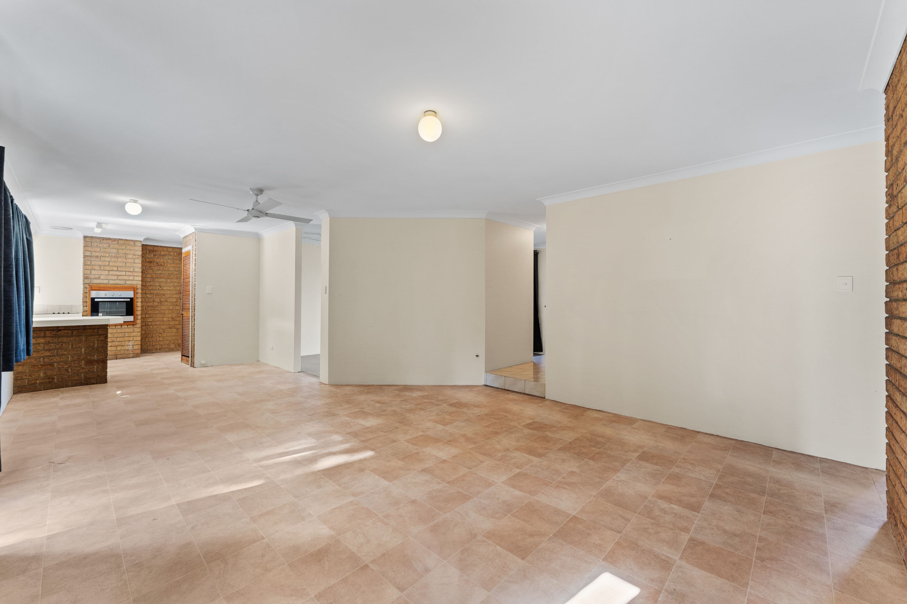 17 Jubilee Drive, Waikiki WA 6169, Waikiki - Thumbnail 2