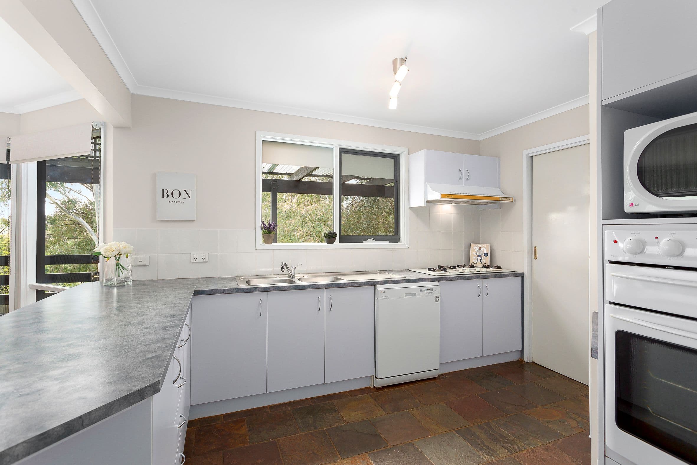 53 Dandallo Drive, Eltham VIC 3095, Eltham - Thumbnail 5