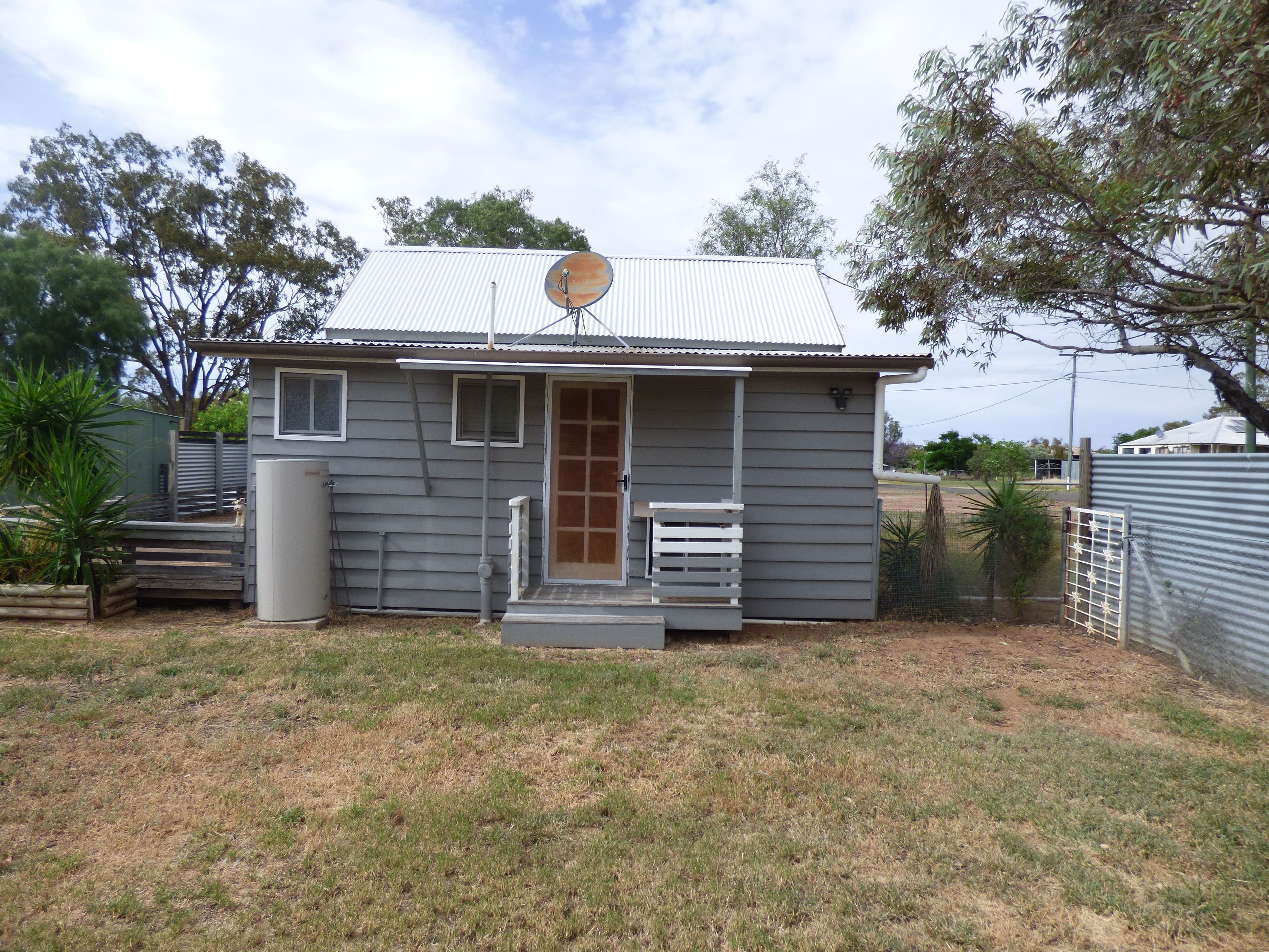 14 Landsborough Street, Wallumbilla QLD 4428, Wallumbilla - Thumbnail 2