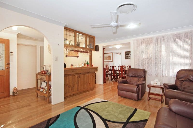 195 Cresthaven Avenue, BATEAU BAY NSW 2261, Bateau Bay - Thumbnail 2