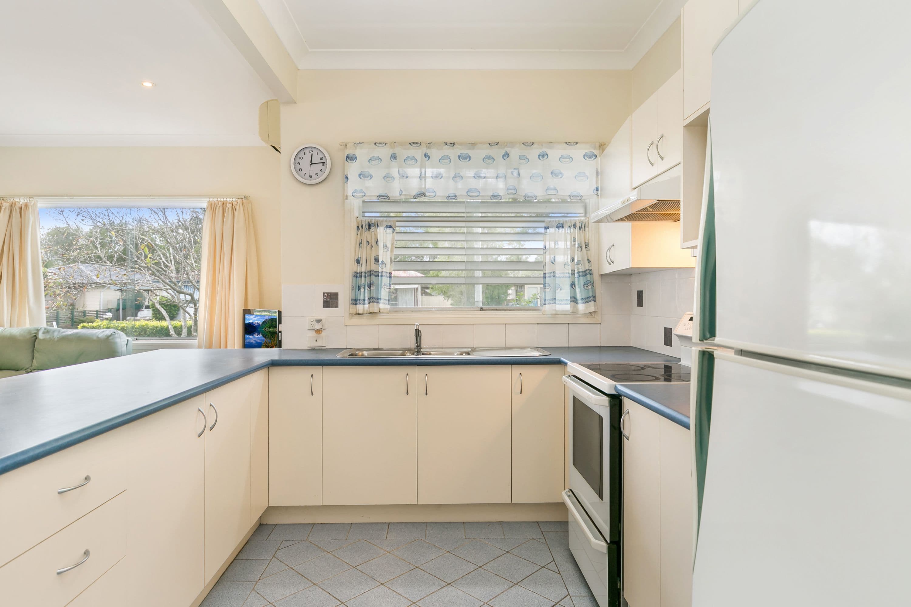 52 Davis Avenue, Davistown - Thumbnail 4