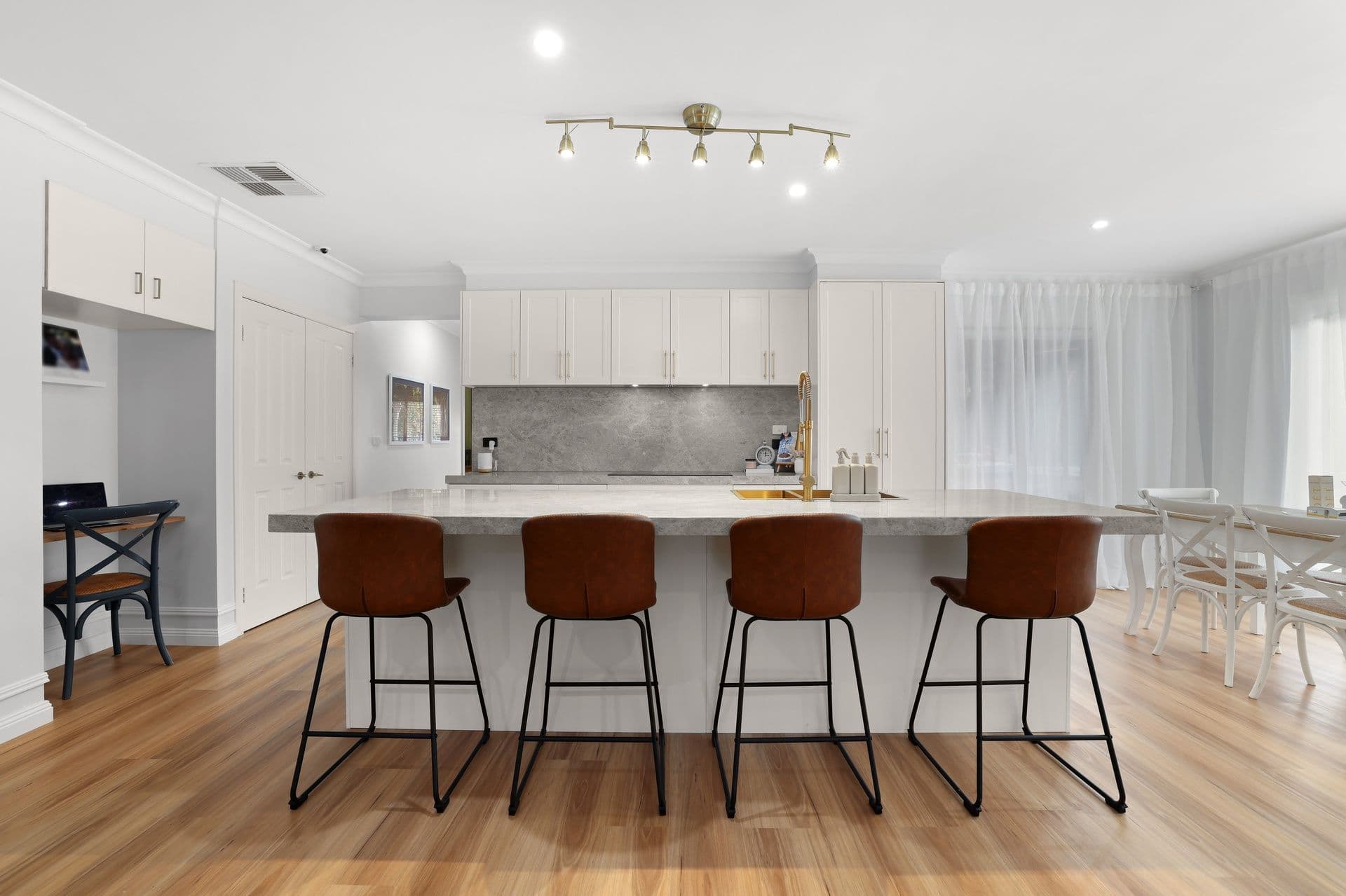 10 Ros Way, Berwick VIC 3806, Berwick - Thumbnail 7