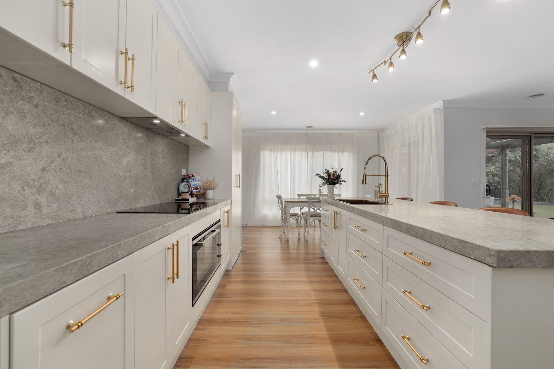 10 Ros Way, Berwick VIC 3806, Berwick - Thumbnail 8