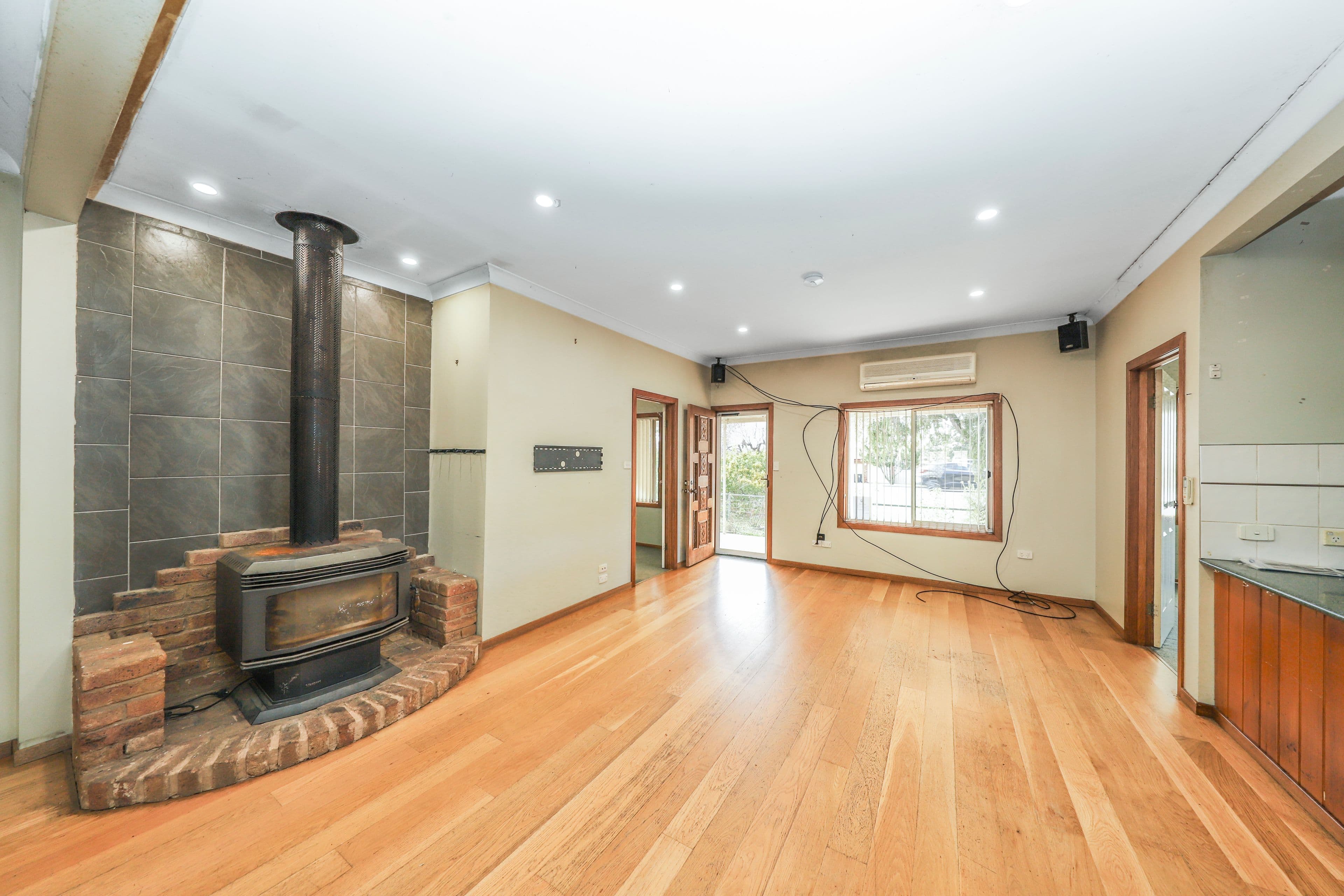 197 Capper Street, Tumut NSW 2720, Tumut - Thumbnail 2