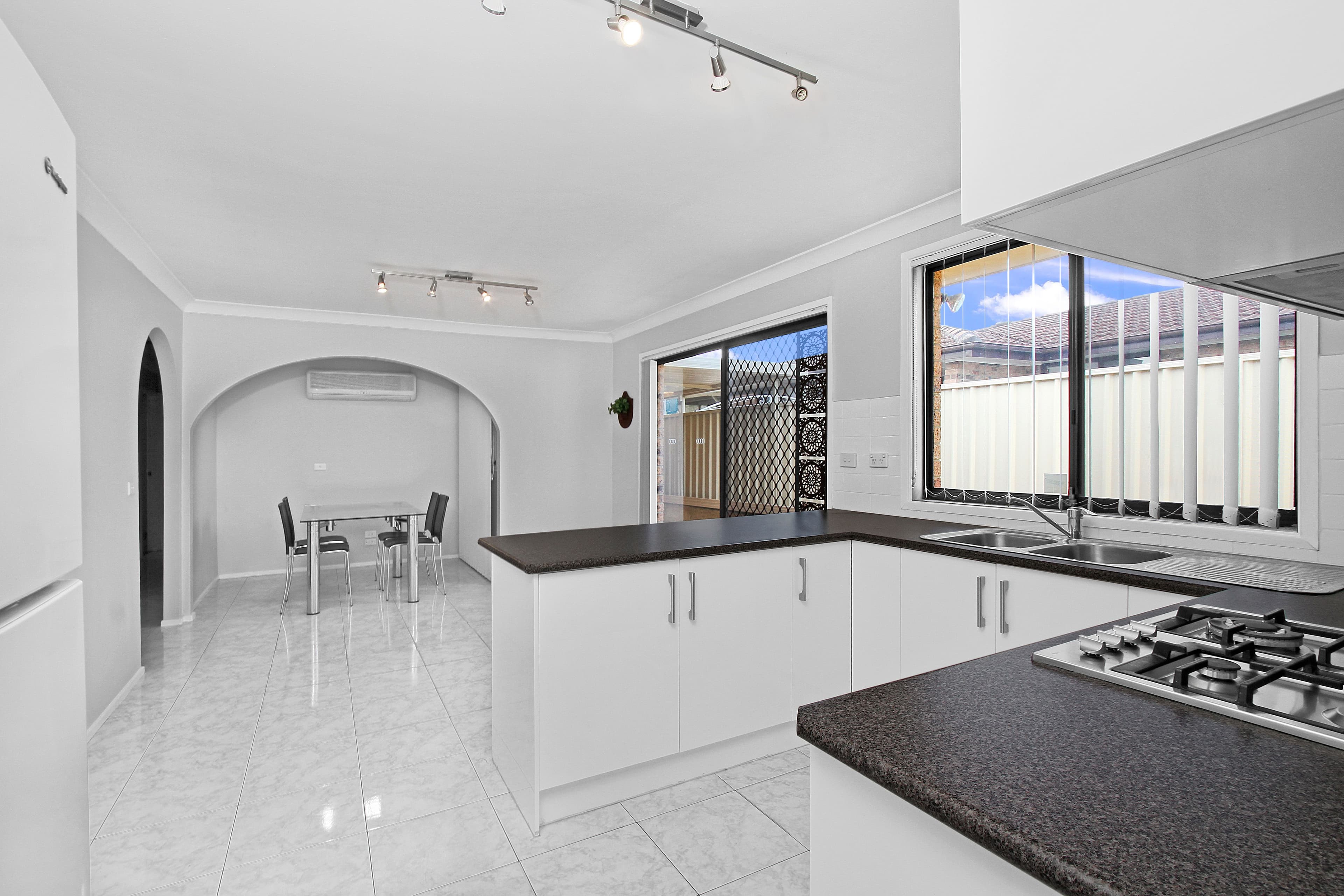 10 Hope Crescent, Bossley Park - Thumbnail 3