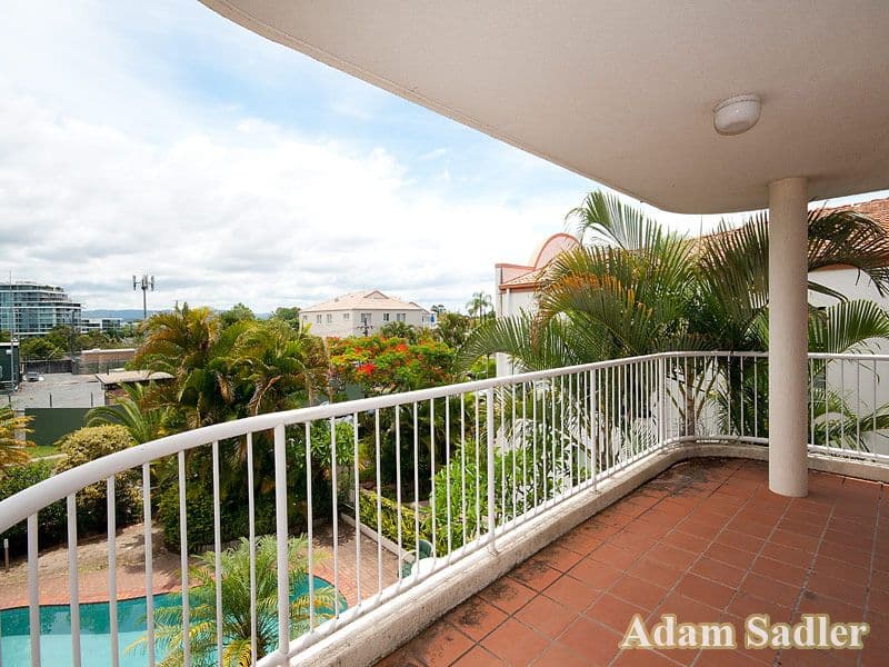 15 Jubilee Avenue, BROADBEACH QLD 4218, Broadbeach - Thumbnail 3