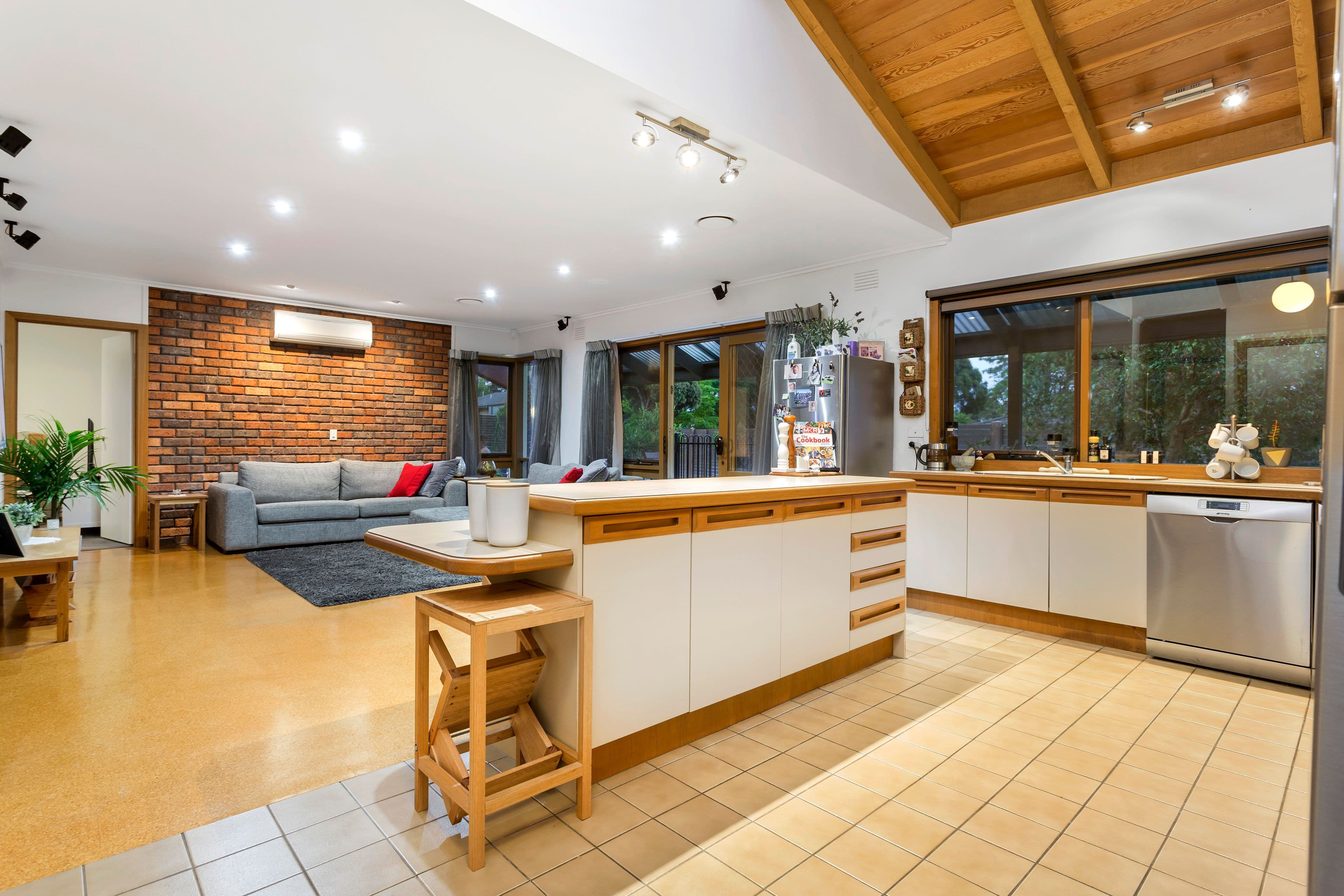 30 Raphael Crescent, Frankston VIC 3199, Frankston - Thumbnail 4