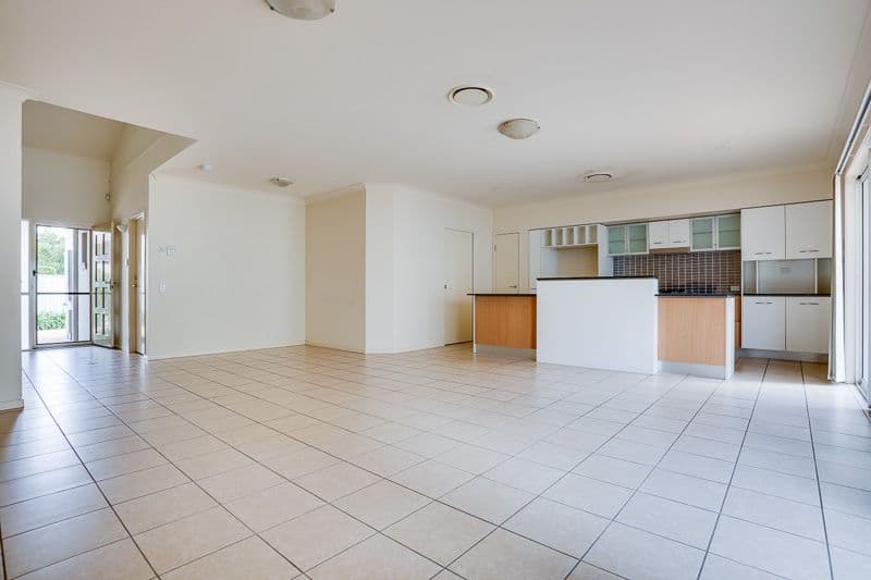 28 Augusta Crescent, Mount Ommaney QLD 4074, Mount Ommaney - Thumbnail 2