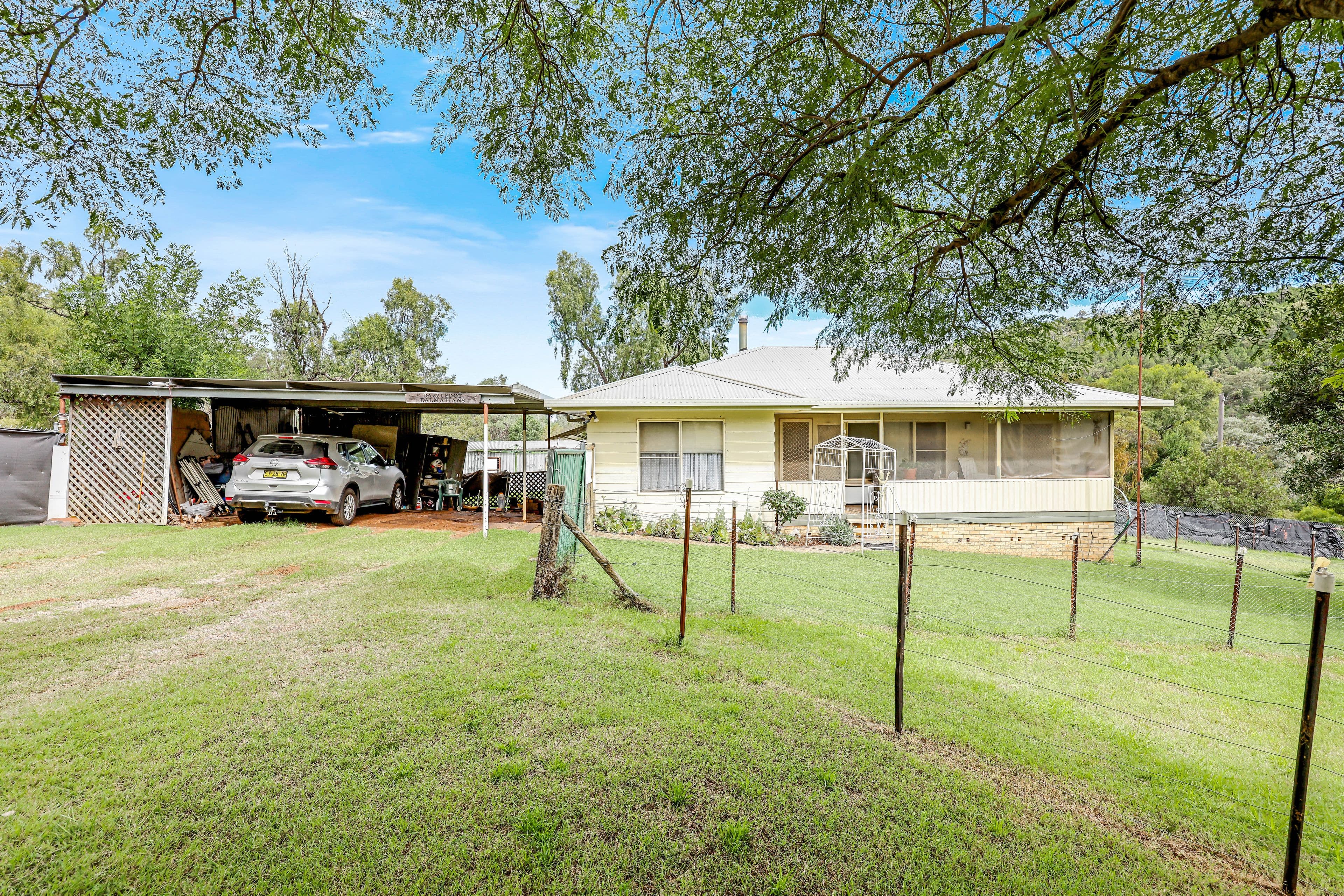 2 Katrina Court, Tamworth NSW 2340, Tamworth - Thumbnail 2