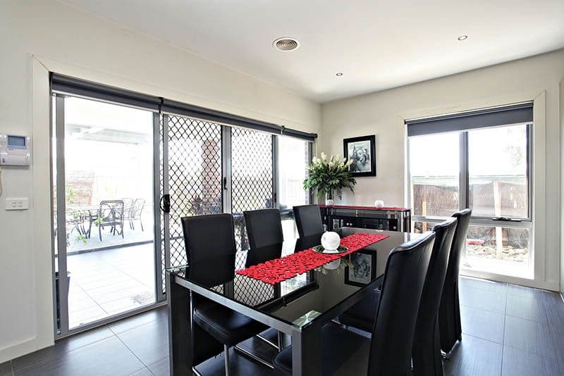 4 Woodbury Avenue, CAROLINE SPRINGS VIC 3023, Caroline Springs - Thumbnail 4
