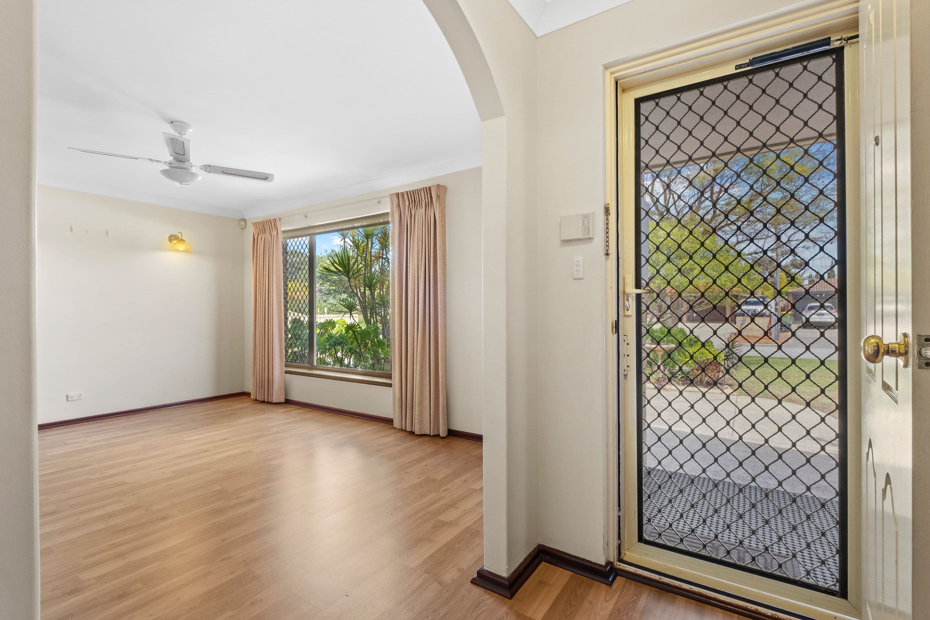 11 Keslake Way, Parkwood WA 6147, Parkwood - Thumbnail 2