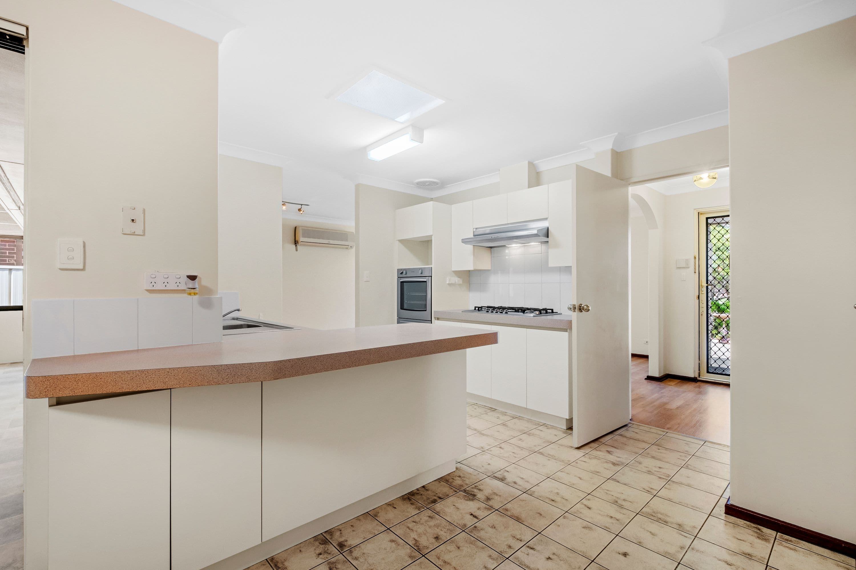 11 Keslake Way, Parkwood WA 6147, Parkwood - Thumbnail 6