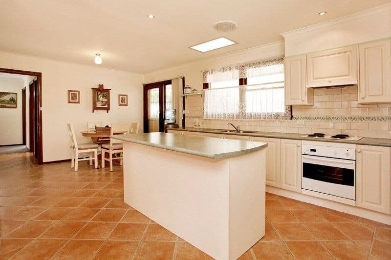 270 Flinders Avenue, LARA VIC 3212, Lara - Thumbnail 4