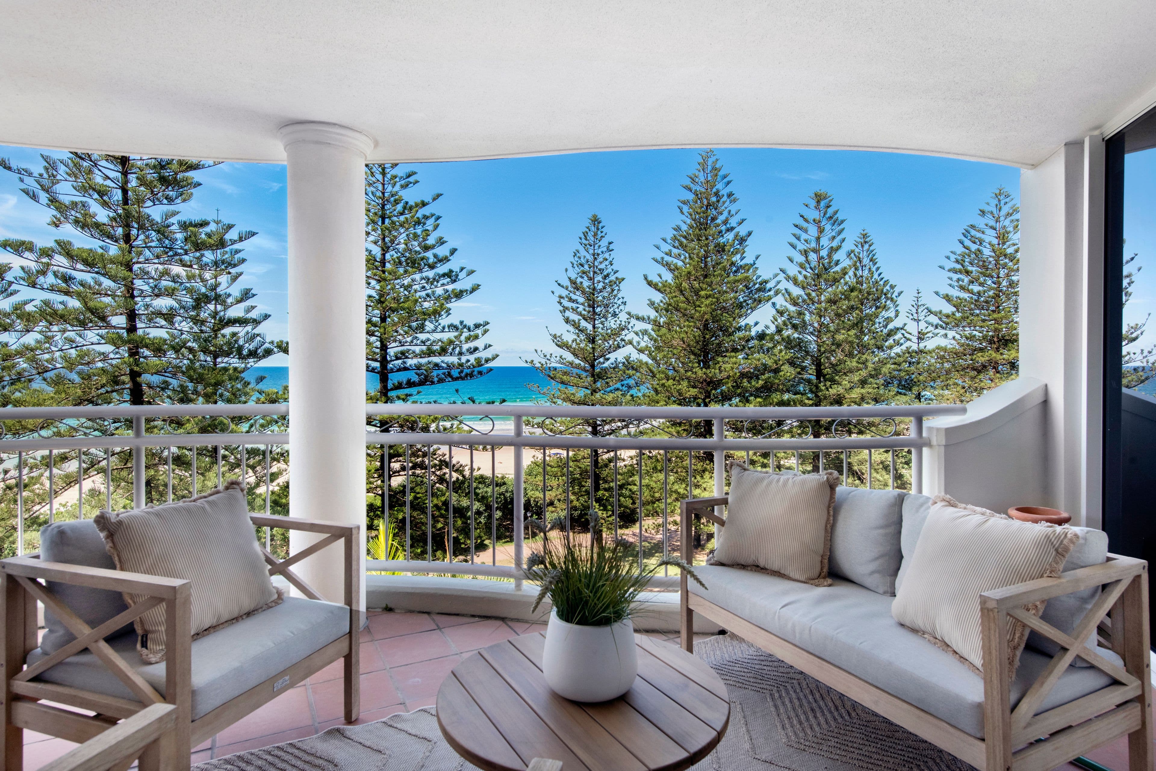 220 The Esplanade, Burleigh Heads QLD 4220, Burleigh Heads - Thumbnail 3