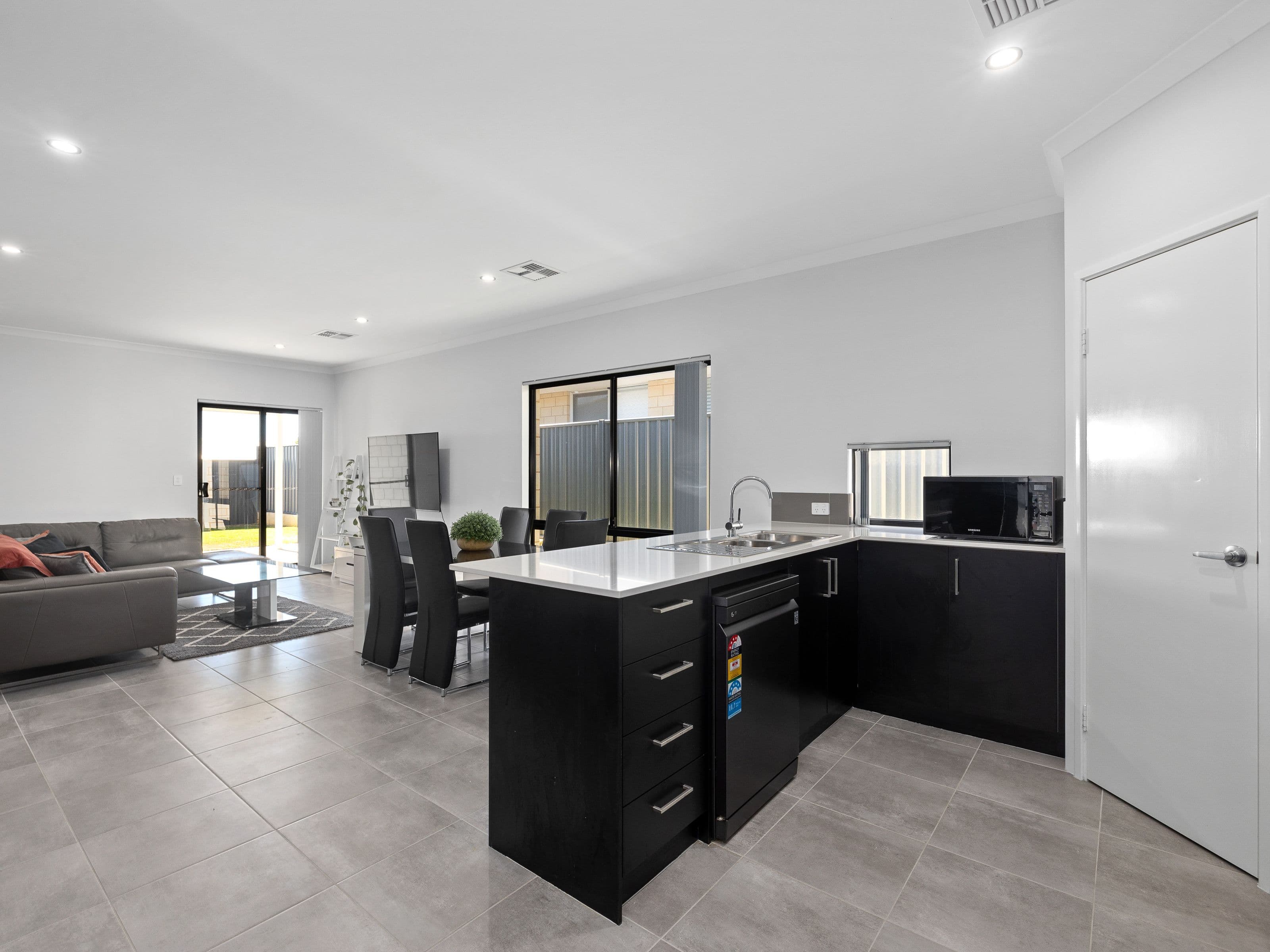 9 Melbourne Loop, Hammond Park WA 6164, Hammond Park - Thumbnail 2