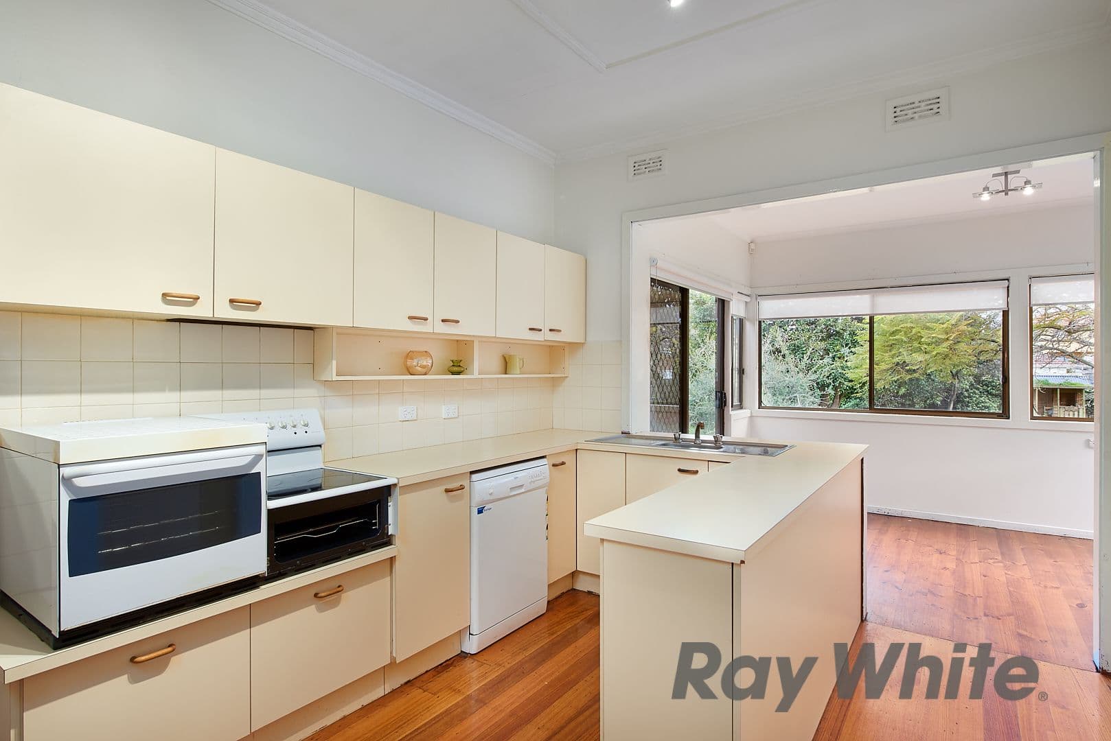 126 Como Parade West, Parkdale VIC 3195, Parkdale - Thumbnail 5