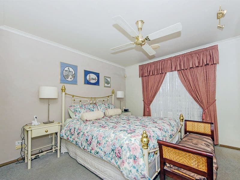 15 Angela Drive, HOPPERS CROSSING VIC 3029, Hoppers Crossing - Thumbnail 4
