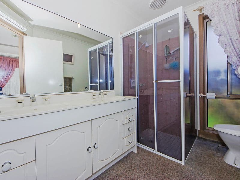 15 Angela Drive, HOPPERS CROSSING VIC 3029, Hoppers Crossing - Thumbnail 5