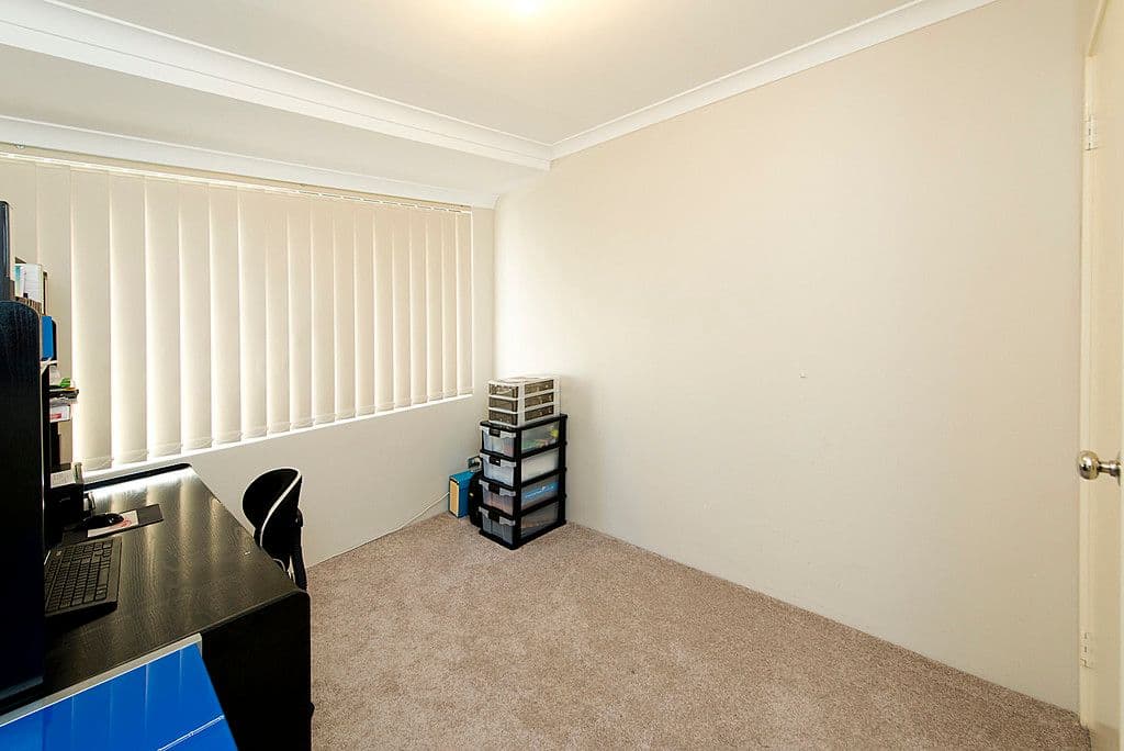 72 Coulthard Crescent, Canning Vale WA 6155, Canning Vale - Thumbnail 6