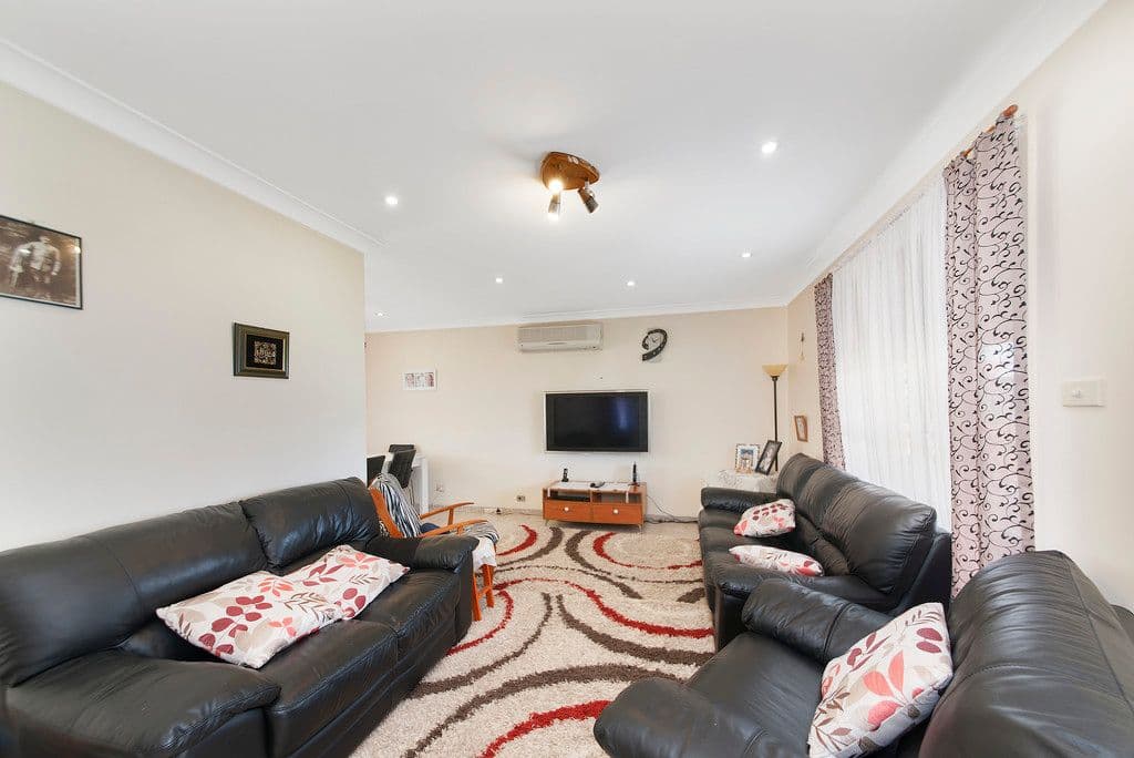 126 Mimosa Road, BOSSLEY PARK NSW 2176, Bossley Park - Thumbnail 2