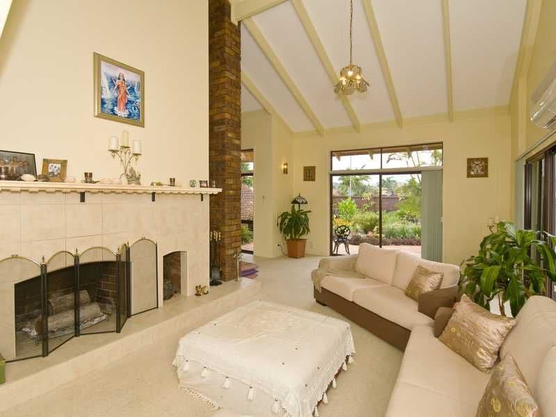 1 Chestnut Street, ELANORA QLD 4221, Elanora - Thumbnail 3