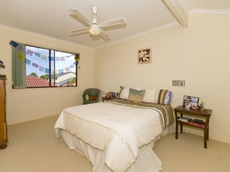 1 Chestnut Street, ELANORA QLD 4221, Elanora - Thumbnail 4