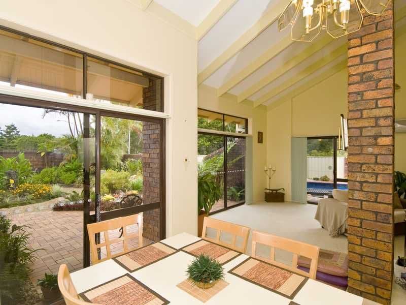 1 Chestnut Street, ELANORA QLD 4221, Elanora - Thumbnail 8