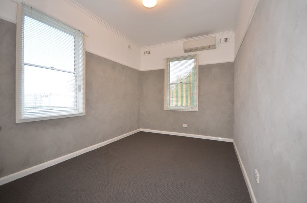 1216 Norman Street, WENDOUREE VIC 3355, Wendouree - Thumbnail 4
