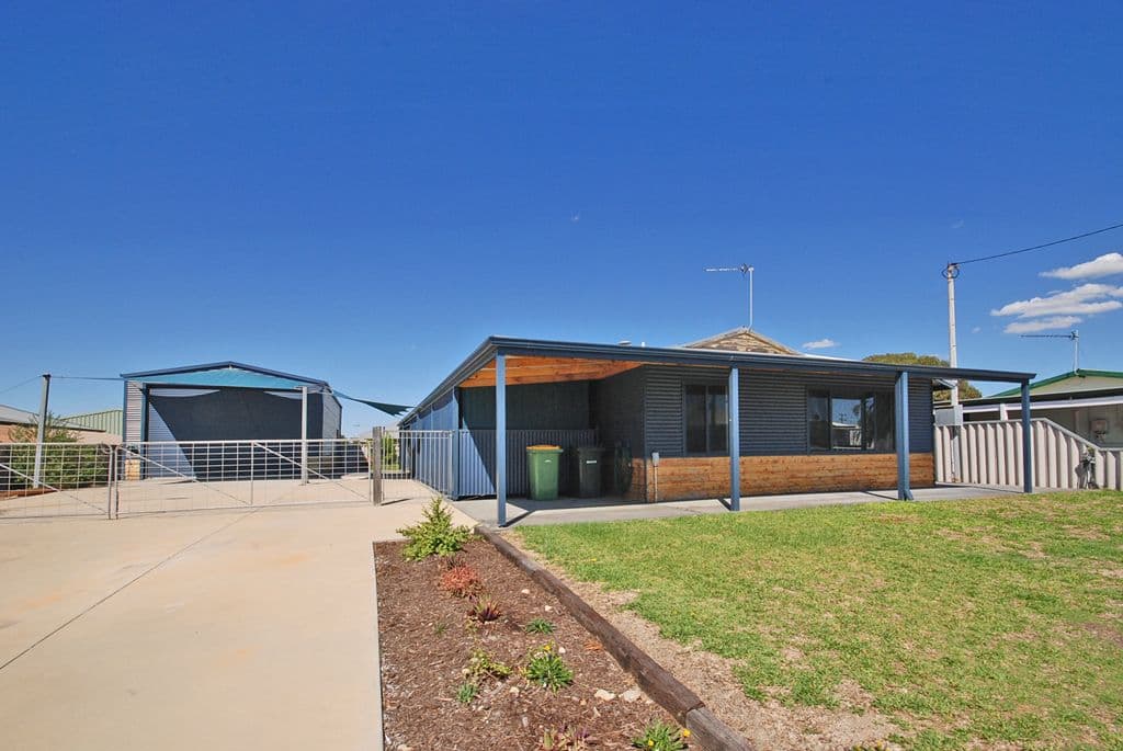 19 Elizabeth Way, Jurien Bay WA 6516, Jurien Bay - Image 1