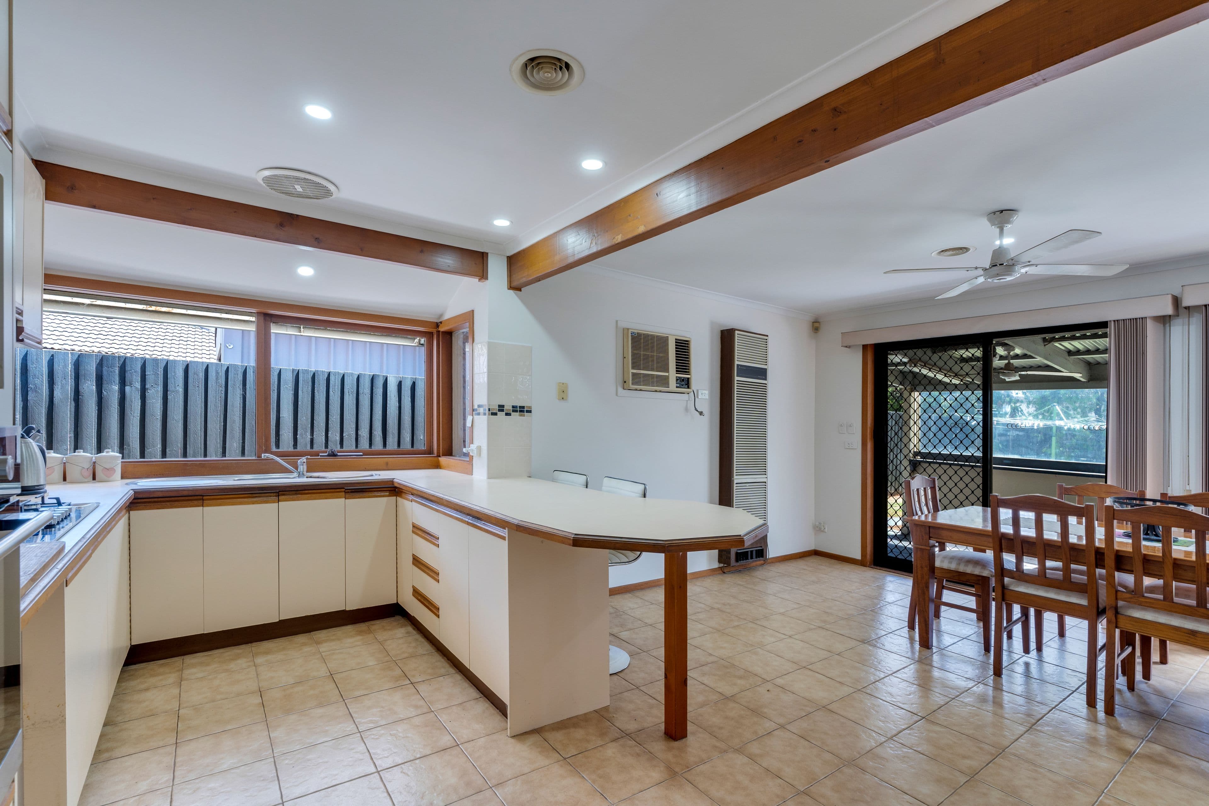 33 Farnborough Avenue, Craigieburn VIC 3064, Craigieburn - Thumbnail 5