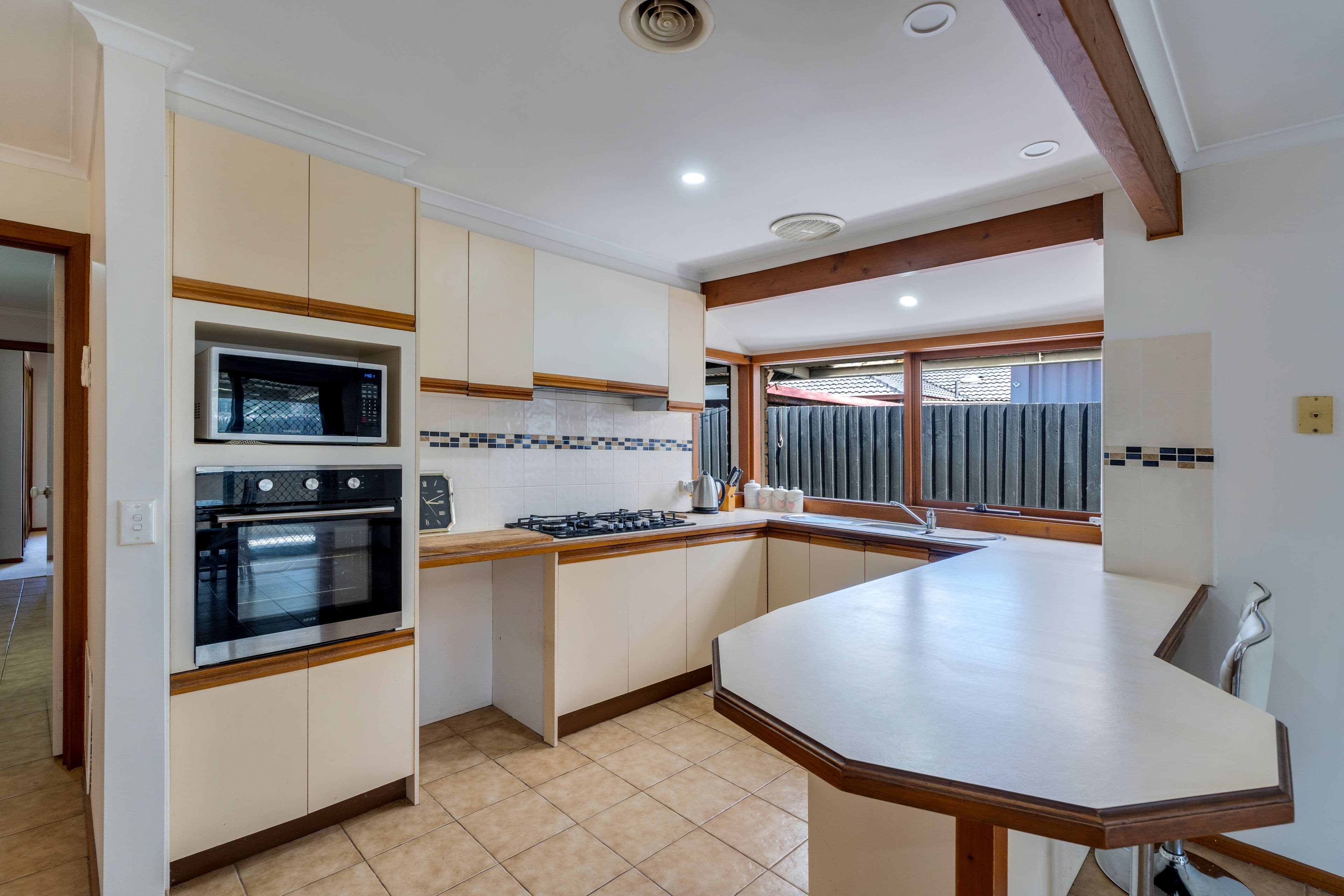 33 Farnborough Avenue, Craigieburn VIC 3064, Craigieburn - Thumbnail 6