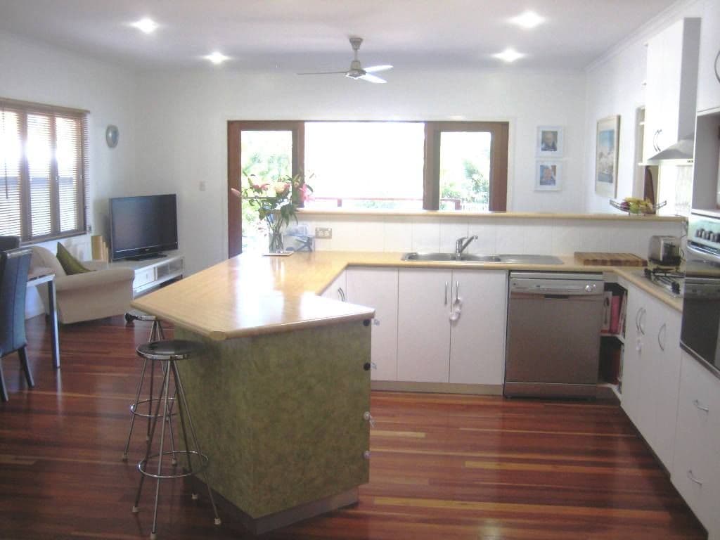 165 Waverley Street, BUCASIA QLD 4750, Bucasia - Thumbnail 2