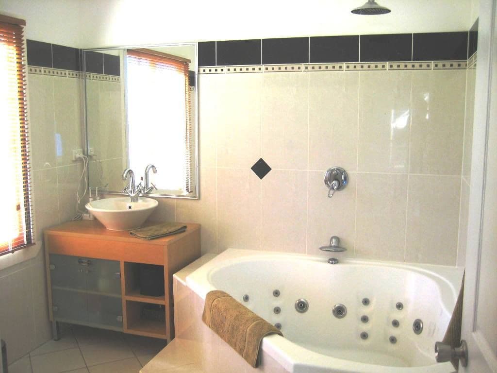 165 Waverley Street, BUCASIA QLD 4750, Bucasia - Thumbnail 3