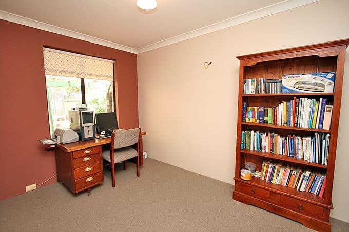12 Oakdale Close, HALLS HEAD WA 6210, Halls Head - Thumbnail 3