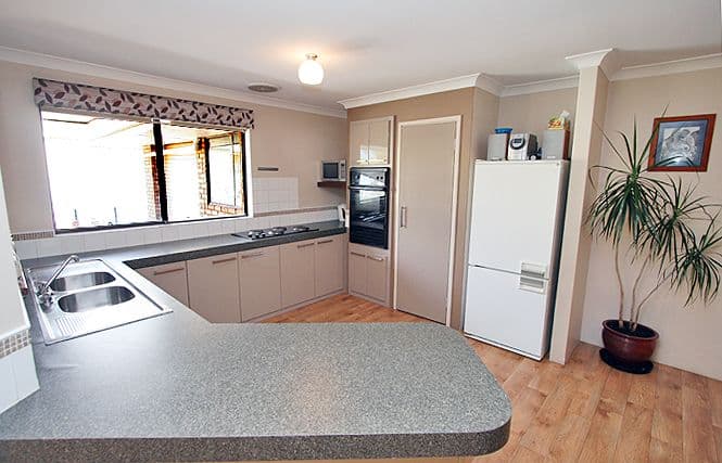 12 Oakdale Close, HALLS HEAD WA 6210, Halls Head - Thumbnail 7