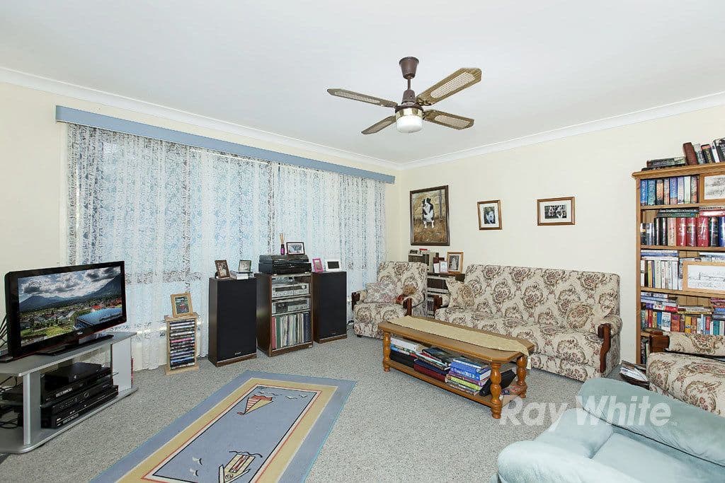 16 Wyera Crescent, Carey Bay - Thumbnail 2