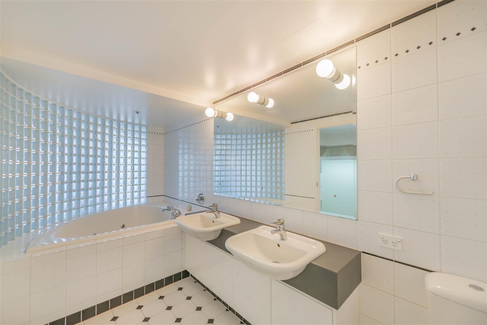 12 'Grand Mariner' Commodore Drive, SURFERS PARADISE QLD 4217, Surfers Paradise - Thumbnail 7