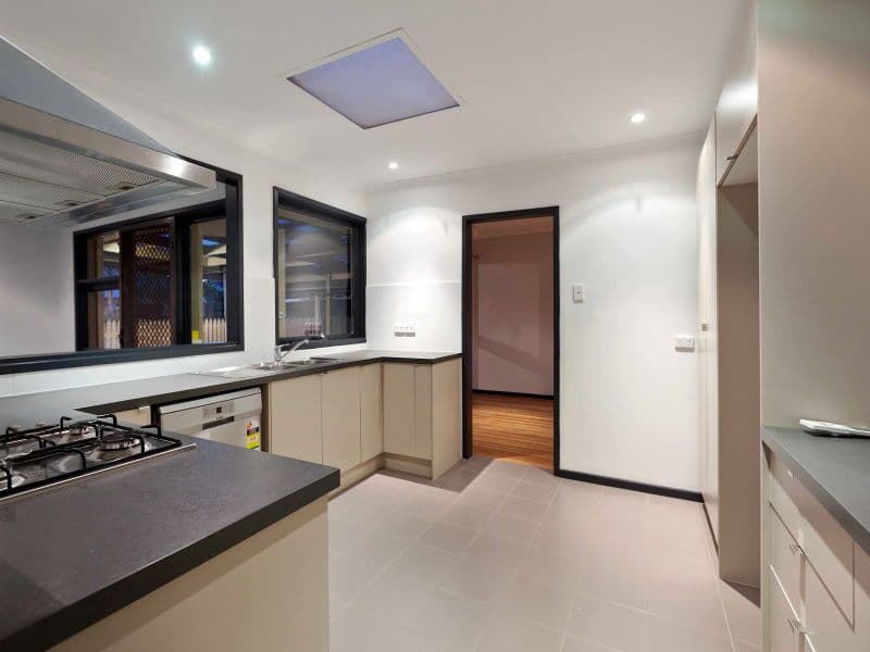 24 Gretana Crescent, FRANKSTON VIC 3199, Frankston - Thumbnail 3