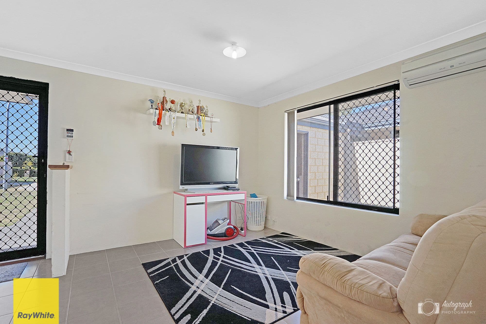 10 Saffron Way, Landsdale WA 6065, Landsdale - Thumbnail 4