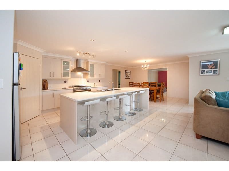 2 Osprey Court, PARKHURST QLD 4702, Parkhurst - Thumbnail 5