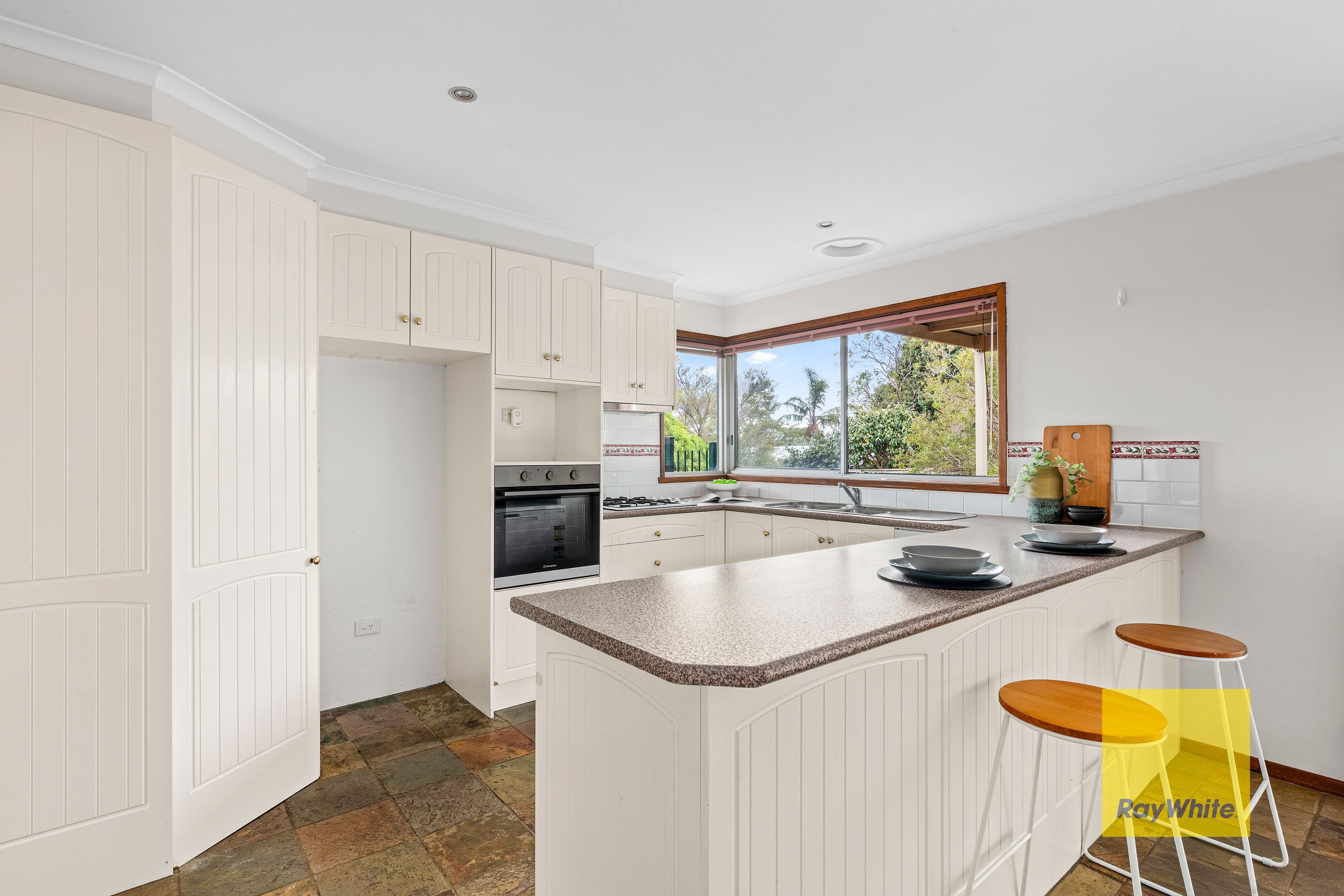 10 Allambie Street, Leopold VIC 3224, Leopold - Thumbnail 4