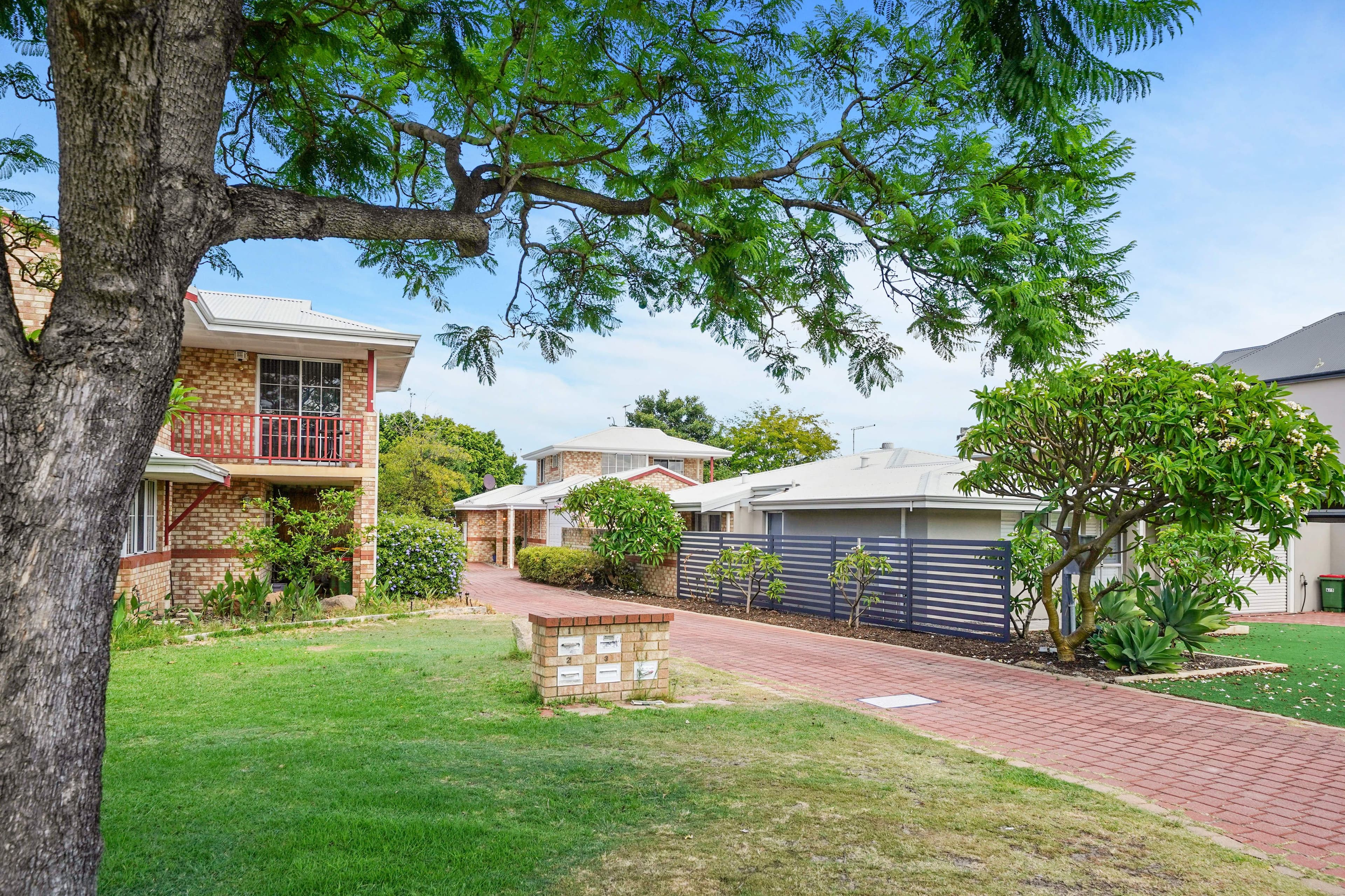 1 Cowan Street, Alfred Cove WA 6154, Alfred Cove - Thumbnail 2