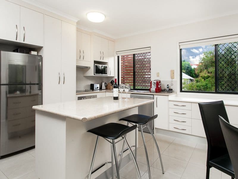 14 Mcilwraith Street, AUCHENFLOWER QLD 4066, Auchenflower - Thumbnail 3