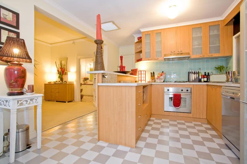 61  Saffron Street, NEWTOWN VIC 3220, Newtown - Thumbnail 3