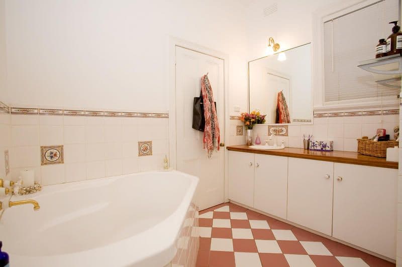 61  Saffron Street, NEWTOWN VIC 3220, Newtown - Thumbnail 7