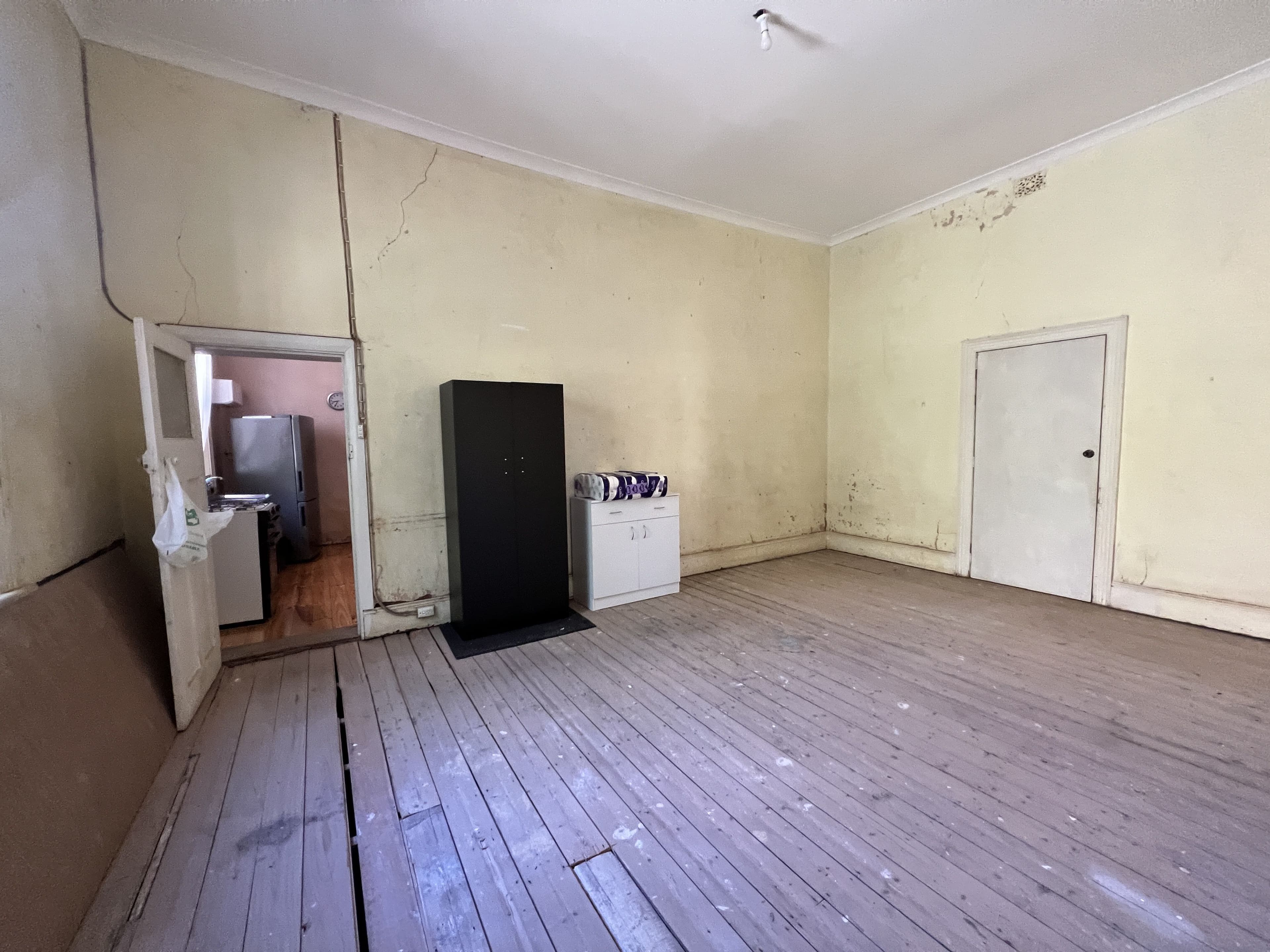 92 Crystal Street, Broken Hill NSW 2880, Broken Hill - Thumbnail 4